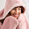 COZY HOODED THROW BLUSH